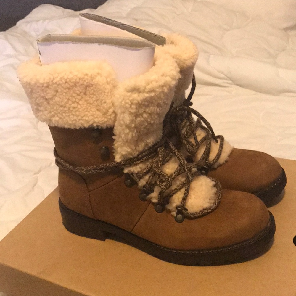 UGG Fraser Boot Size 7 NWT